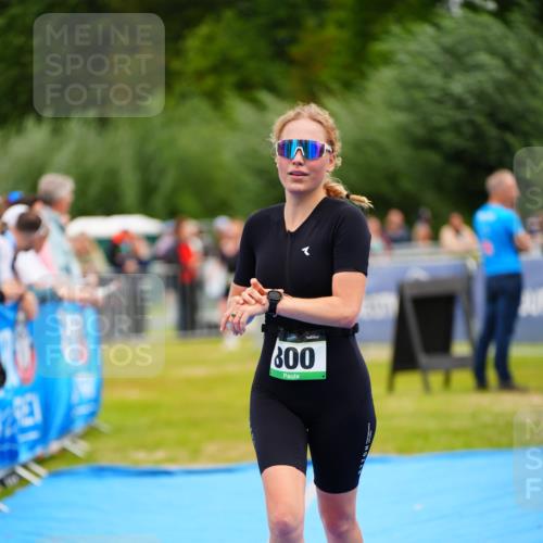 30.08.2026 - Elbe Triathlon Hamburg LAZAROV Photography http://msf.ph/oto/10059759 30.08.2026 11:37:24 Ziel 800, 824, 1341 meine-sportfotos.de