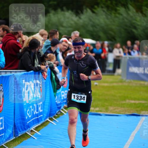 30.08.2026 - Elbe Triathlon Hamburg LAZAROV Photography http://msf.ph/oto/10059799 30.08.2026 11:37:36 Ziel 824, 1264, 1334, 1440 meine-sportfotos.de