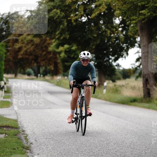30.08.2026 - Elbe Triathlon Hamburg Michael Burmester http://msf.ph/oto/10059803 30.08.2026 11:35:39 Radfahren 1433 meine-sportfotos.de