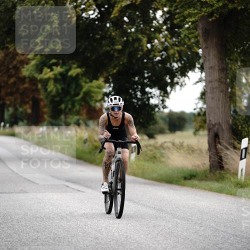 30.08.2026 - Elbe Triathlon Hamburg Michael Burmester http://msf.ph/oto/10059827 30.08.2026 11:36:13 Radfahren 1529, 1689 meine-sportfotos.de
