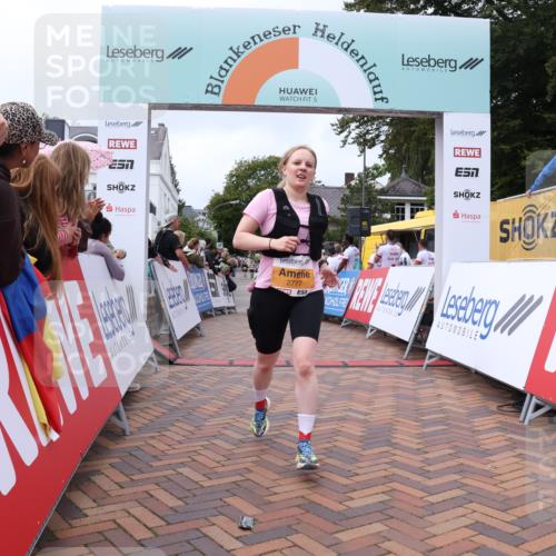 30.08.2026 - Blankeneser Heldenlauf Lena Gebhardt http://msf.ph/oto/10059881 30.08.2026 12:27:17 Ziel 2777, 2828, 4062, 4276 meine-sportfotos.de