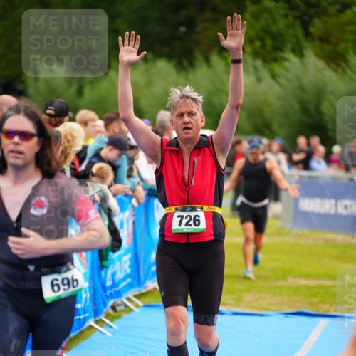 30.08.2026 - Elbe Triathlon Hamburg LAZAROV Photography http://msf.ph/oto/10059888 30.08.2026 11:37:56 Ziel 696, 726, 759, 1298, 1374 meine-sportfotos.de
