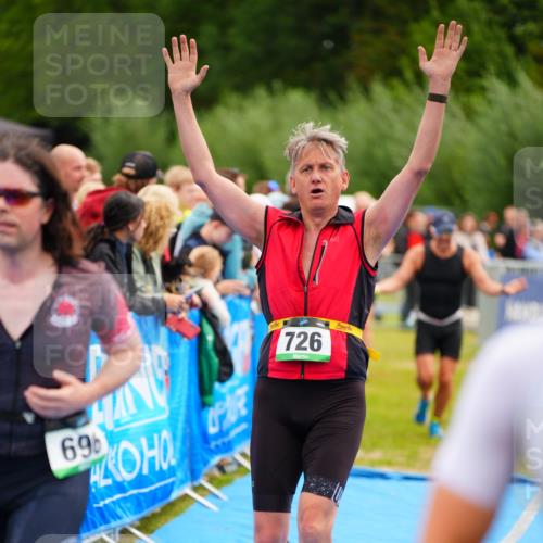 30.08.2026 - Elbe Triathlon Hamburg LAZAROV Photography http://msf.ph/oto/10059894 30.08.2026 11:37:57 Ziel 696, 726, 759, 1298, 1374 meine-sportfotos.de