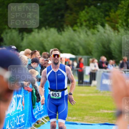 30.08.2026 - Elbe Triathlon Hamburg LAZAROV Photography http://msf.ph/oto/10059943 30.08.2026 11:38:09 Ziel  meine-sportfotos.de