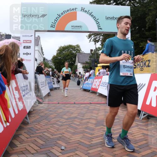 30.08.2026 - Blankeneser Heldenlauf Lena Gebhardt http://msf.ph/oto/10059946 30.08.2026 12:27:22 Ziel 2677, 2777, 2828, 4062, 4276 meine-sportfotos.de