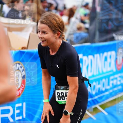 30.08.2026 - Elbe Triathlon Hamburg LAZAROV Photography http://msf.ph/oto/10059969 30.08.2026 11:38:24 Ziel 889, 1335, 1422 meine-sportfotos.de