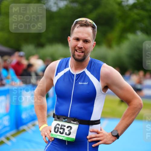 30.08.2026 - Elbe Triathlon Hamburg LAZAROV Photography http://msf.ph/oto/10059977 30.08.2026 11:38:26 Ziel 1422 meine-sportfotos.de