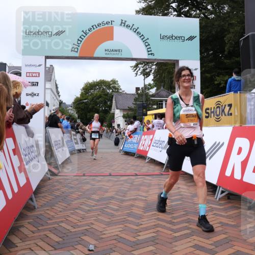 30.08.2026 - Blankeneser Heldenlauf Lena Gebhardt http://msf.ph/oto/10060023 30.08.2026 12:27:37 Ziel 2164, 2234, 2357, 4106 meine-sportfotos.de