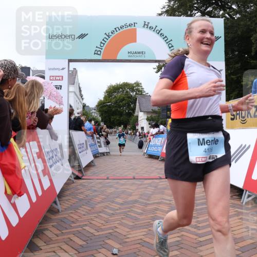 30.08.2026 - Blankeneser Heldenlauf Lena Gebhardt http://msf.ph/oto/10060053 30.08.2026 12:27:40 Ziel 2164, 2234, 2357, 4106, 4324 meine-sportfotos.de