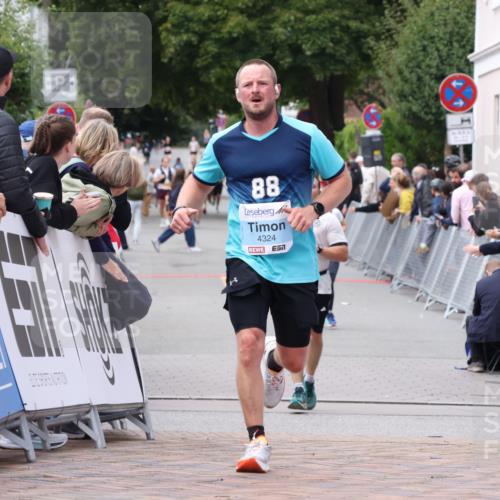 30.08.2026 - Blankeneser Heldenlauf Lena Gebhardt http://msf.ph/oto/10060059 30.08.2026 12:27:41 Ziel 2164, 2234, 2357, 4106, 4324 meine-sportfotos.de