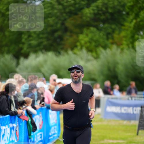 30.08.2026 - Elbe Triathlon Hamburg LAZAROV Photography http://msf.ph/oto/10060061 30.08.2026 11:38:50 Ziel 1162 meine-sportfotos.de