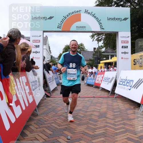 30.08.2026 - Blankeneser Heldenlauf Lena Gebhardt http://msf.ph/oto/10060080 30.08.2026 12:27:45 Ziel 4106, 4229, 4324 meine-sportfotos.de