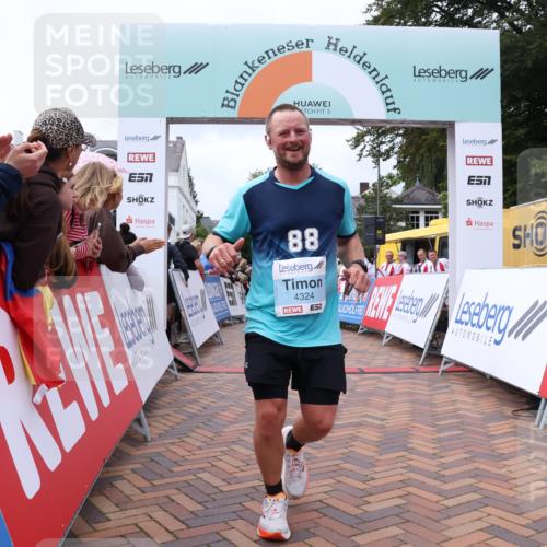 30.08.2026 - Blankeneser Heldenlauf Lena Gebhardt http://msf.ph/oto/10060086 30.08.2026 12:27:45 Ziel 4106, 4229, 4324 meine-sportfotos.de