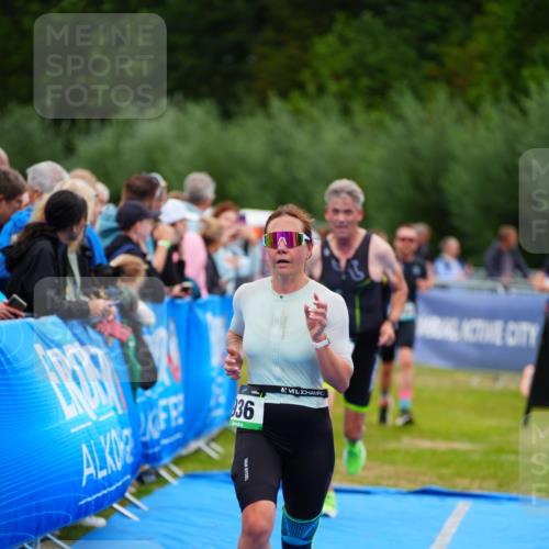 30.08.2026 - Elbe Triathlon Hamburg LAZAROV Photography http://msf.ph/oto/10060089 30.08.2026 11:39:01 Ziel 936, 1158, 1346, 1456 meine-sportfotos.de
