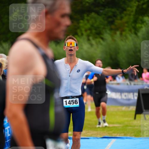 30.08.2026 - Elbe Triathlon Hamburg LAZAROV Photography http://msf.ph/oto/10060135 30.08.2026 11:39:08 Ziel 877, 1158, 1169, 1319, 1456 meine-sportfotos.de