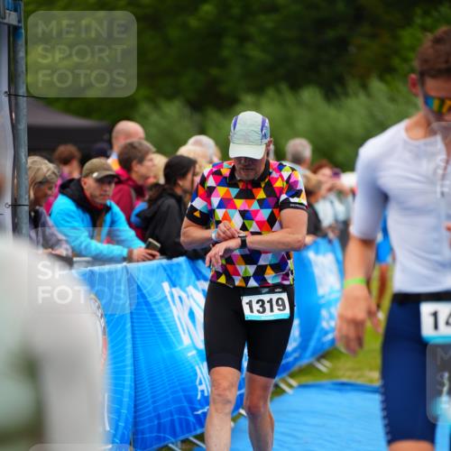 30.08.2026 - Elbe Triathlon Hamburg LAZAROV Photography http://msf.ph/oto/10060145 30.08.2026 11:39:10 Ziel 877, 1169, 1214, 1319, 1456 meine-sportfotos.de