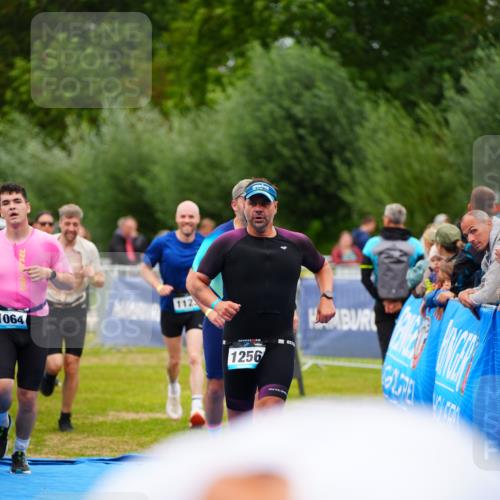 30.08.2026 - Elbe Triathlon Hamburg LAZAROV Photography http://msf.ph/oto/10060175 30.08.2026 11:39:17 Ziel 709, 877, 1064, 1123, 1125, 1205, 1214, 1256 meine-sportfotos.de