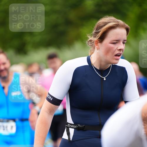30.08.2026 - Elbe Triathlon Hamburg LAZAROV Photography http://msf.ph/oto/10060189 30.08.2026 11:39:19 Ziel 709, 877, 1064, 1123, 1125, 1205, 1214, 1256 meine-sportfotos.de