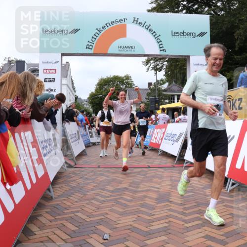 30.08.2026 - Blankeneser Heldenlauf Lena Gebhardt http://msf.ph/oto/10060193 30.08.2026 12:28:04 Ziel 2366, 2827, 4195, 4212, 4213, 4289 meine-sportfotos.de