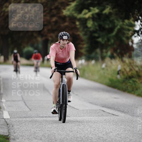 30.08.2026 - Elbe Triathlon Hamburg Michael Burmester http://msf.ph/oto/10060213 30.08.2026 11:40:42 Radfahren 1520 meine-sportfotos.de