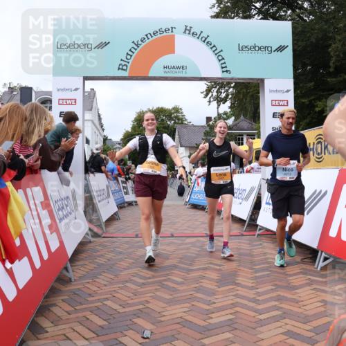 30.08.2026 - Blankeneser Heldenlauf Lena Gebhardt http://msf.ph/oto/10060218 30.08.2026 12:28:06 Ziel 2366, 2827, 4195, 4212, 4213, 4289, 4463 meine-sportfotos.de