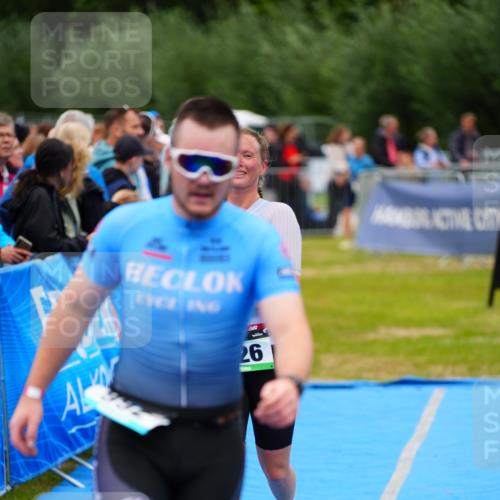 30.08.2026 - Elbe Triathlon Hamburg LAZAROV Photography http://msf.ph/oto/10060244 30.08.2026 11:39:32 Ziel 926, 979, 992 meine-sportfotos.de