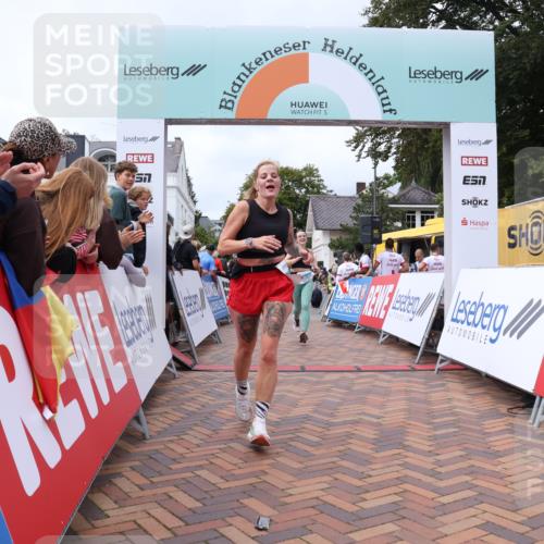 30.08.2026 - Blankeneser Heldenlauf Lena Gebhardt http://msf.ph/oto/10060246 30.08.2026 12:28:08 Ziel 2366, 2827, 4195, 4212, 4213, 4289, 4463 meine-sportfotos.de