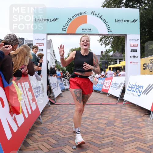 30.08.2026 - Blankeneser Heldenlauf Lena Gebhardt http://msf.ph/oto/10060253 30.08.2026 12:28:08 Ziel 2366, 2827, 4195, 4212, 4213, 4289, 4463 meine-sportfotos.de
