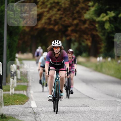 30.08.2026 - Elbe Triathlon Hamburg Michael Burmester http://msf.ph/oto/10060315 30.08.2026 11:43:20 Radfahren 1635, 1668, 1673 meine-sportfotos.de
