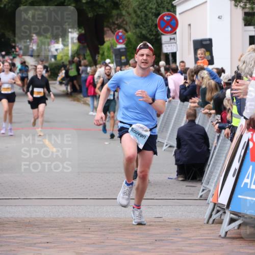 30.08.2026 - Blankeneser Heldenlauf Lena Gebhardt http://msf.ph/oto/10060343 30.08.2026 12:28:39 Ziel 2462, 4216 meine-sportfotos.de