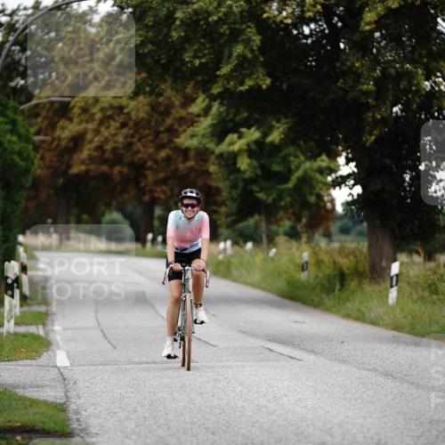 30.08.2026 - Elbe Triathlon Hamburg Michael Burmester http://msf.ph/oto/10060355 30.08.2026 11:43:54 Radfahren 1483 meine-sportfotos.de