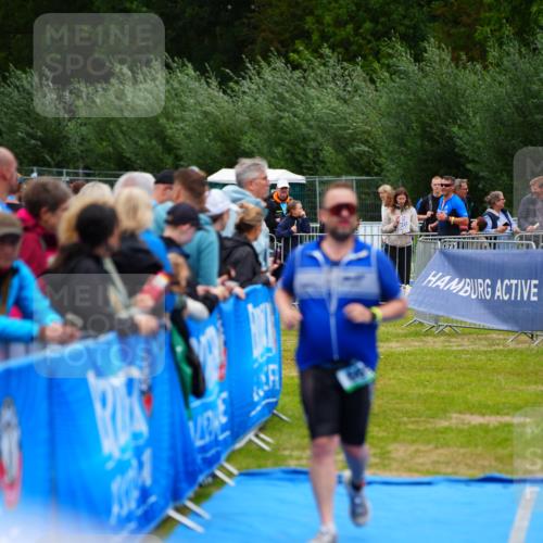 30.08.2026 - Elbe Triathlon Hamburg LAZAROV Photography http://msf.ph/oto/10060357 30.08.2026 11:40:12 Ziel 669, 775, 1245 meine-sportfotos.de