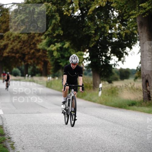 30.08.2026 - Elbe Triathlon Hamburg Michael Burmester http://msf.ph/oto/10060435 30.08.2026 11:45:16 Radfahren 1557, 1603 meine-sportfotos.de