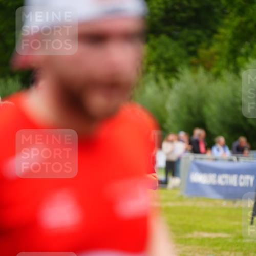 30.08.2026 - Elbe Triathlon Hamburg LAZAROV Photography http://msf.ph/oto/10060470 30.08.2026 11:40:54 Ziel 694, 933 meine-sportfotos.de