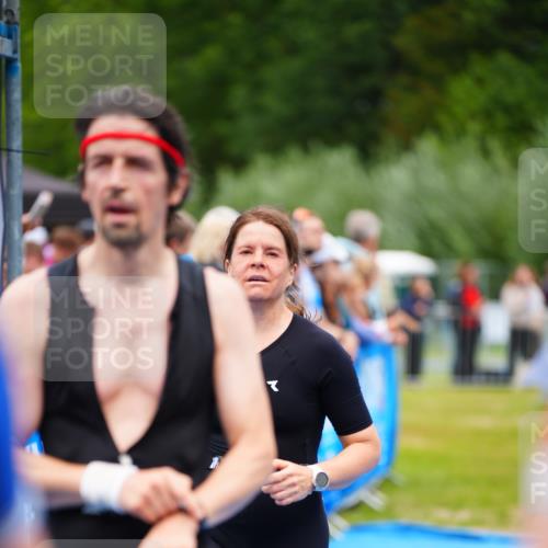 30.08.2026 - Elbe Triathlon Hamburg LAZAROV Photography http://msf.ph/oto/10060475 30.08.2026 11:40:55 Ziel 694, 933 meine-sportfotos.de