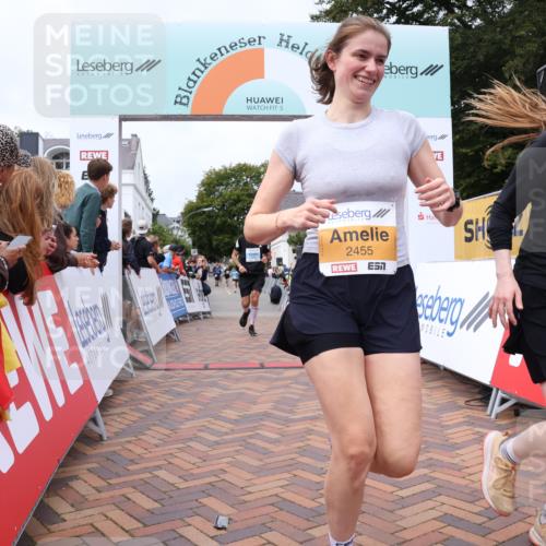30.08.2026 - Blankeneser Heldenlauf Lena Gebhardt http://msf.ph/oto/10060491 30.08.2026 12:28:54 Ziel 2455, 2459, 4021, 4149 meine-sportfotos.de