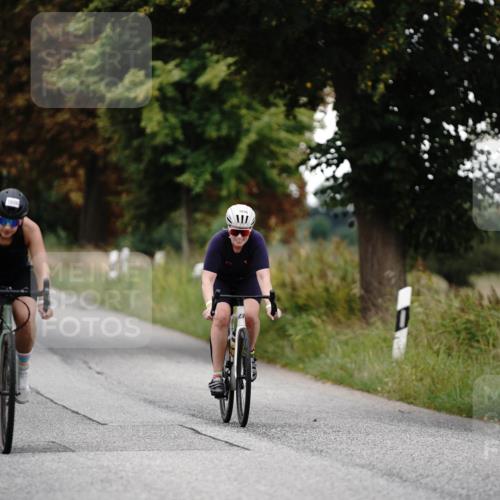 30.08.2026 - Elbe Triathlon Hamburg Michael Burmester http://msf.ph/oto/10060507 30.08.2026 11:46:18 Radfahren 1606, 1628, 1646 meine-sportfotos.de