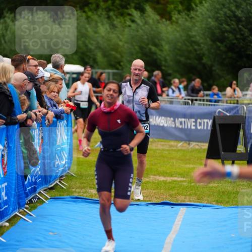 30.08.2026 - Elbe Triathlon Hamburg LAZAROV Photography http://msf.ph/oto/10060509 30.08.2026 11:41:07 Ziel 845, 920, 1302 meine-sportfotos.de