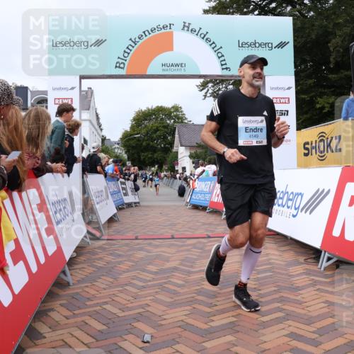 30.08.2026 - Blankeneser Heldenlauf Lena Gebhardt http://msf.ph/oto/10060516 30.08.2026 12:28:57 Ziel 2455, 2459, 4021, 4149 meine-sportfotos.de