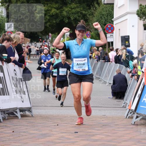 30.08.2026 - Blankeneser Heldenlauf Lena Gebhardt http://msf.ph/oto/10060533 30.08.2026 12:29:02 Ziel 4149, 4287 meine-sportfotos.de