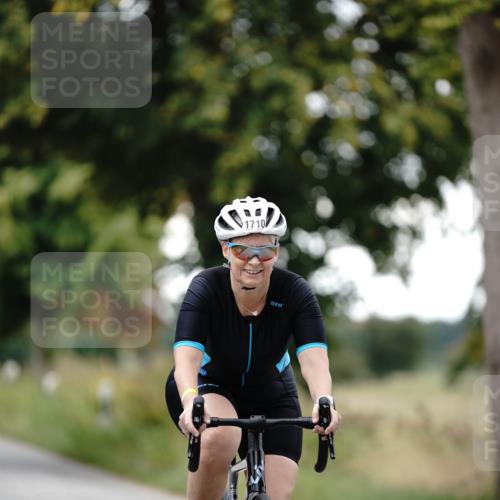 30.08.2026 - Elbe Triathlon Hamburg Michael Burmester http://msf.ph/oto/10060535 30.08.2026 11:47:03 Radfahren 1710 meine-sportfotos.de