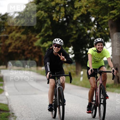 30.08.2026 - Elbe Triathlon Hamburg Michael Burmester http://msf.ph/oto/10060544 30.08.2026 11:47:14 Radfahren 1604, 1613 meine-sportfotos.de