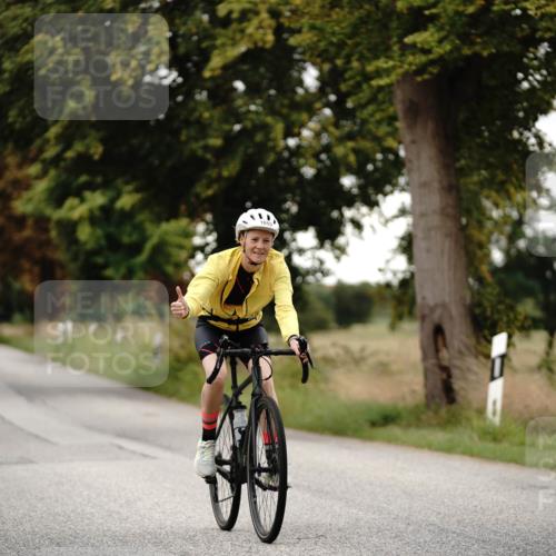 30.08.2026 - Elbe Triathlon Hamburg Michael Burmester http://msf.ph/oto/10060570 30.08.2026 11:47:49 Radfahren 1692 meine-sportfotos.de