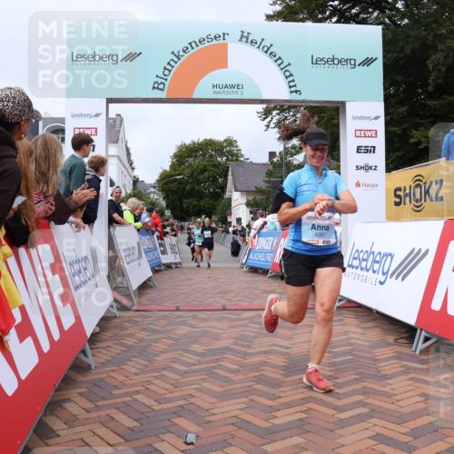 30.08.2026 - Blankeneser Heldenlauf Lena Gebhardt http://msf.ph/oto/10060576 30.08.2026 12:29:05 Ziel 4045, 4085, 4287 meine-sportfotos.de