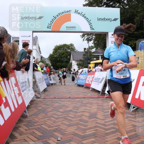 30.08.2026 - Blankeneser Heldenlauf Lena Gebhardt http://msf.ph/oto/10060584 30.08.2026 12:29:05 Ziel 4045, 4085, 4287 meine-sportfotos.de