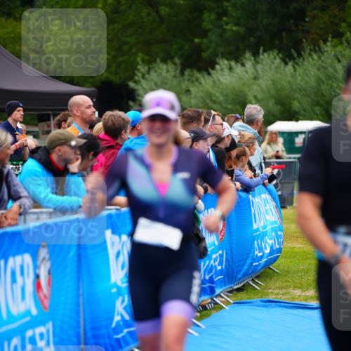 30.08.2026 - Elbe Triathlon Hamburg LAZAROV Photography http://msf.ph/oto/10060593 30.08.2026 11:41:24 Ziel 806, 1202, 1278 meine-sportfotos.de