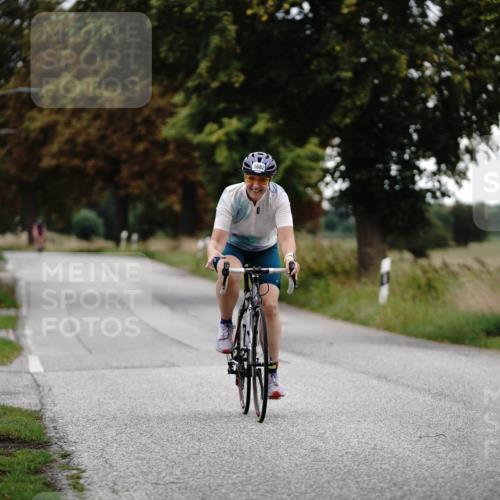 30.08.2026 - Elbe Triathlon Hamburg Michael Burmester http://msf.ph/oto/10060595 30.08.2026 11:48:29 Radfahren 1682 meine-sportfotos.de