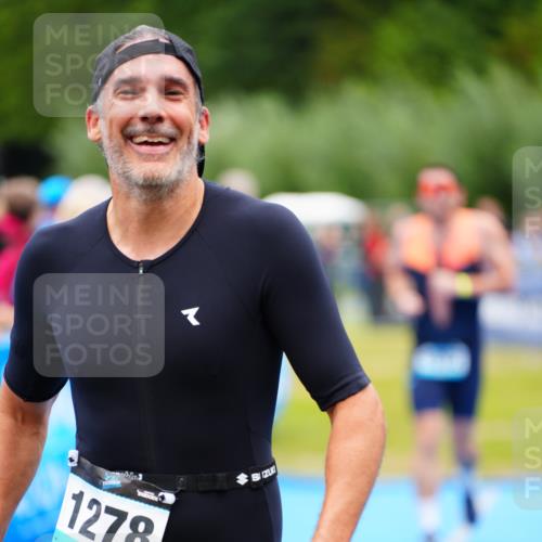30.08.2026 - Elbe Triathlon Hamburg LAZAROV Photography http://msf.ph/oto/10060605 30.08.2026 11:41:25 Ziel 806, 1202, 1278 meine-sportfotos.de