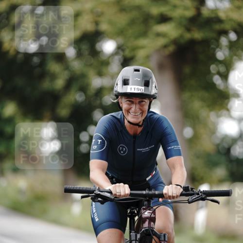 30.08.2026 - Elbe Triathlon Hamburg Michael Burmester http://msf.ph/oto/10060631 30.08.2026 11:49:55 Radfahren 1190 meine-sportfotos.de
