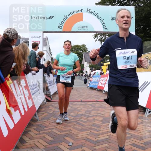 30.08.2026 - Blankeneser Heldenlauf Lena Gebhardt http://msf.ph/oto/10060632 30.08.2026 12:29:10 Ziel 2816, 4045, 4085, 4287 meine-sportfotos.de
